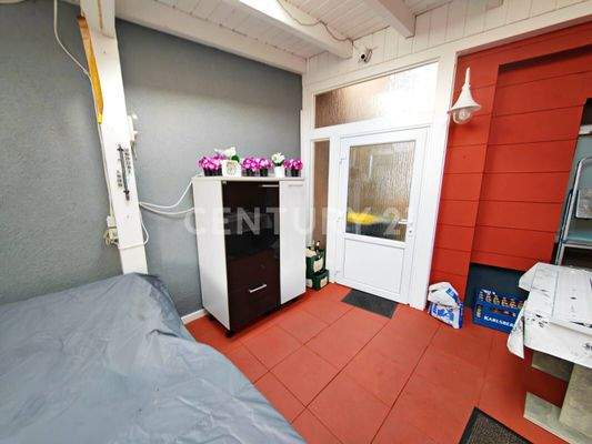 seperater Eingang zum OG