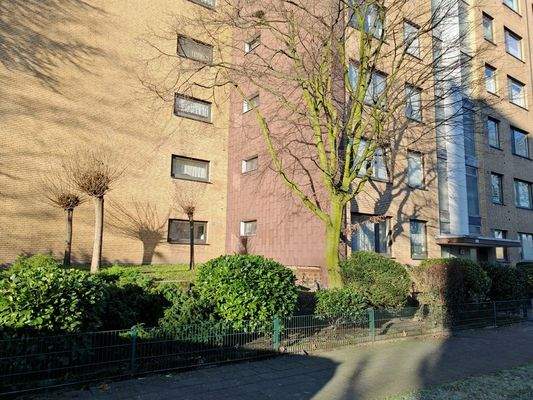 Fassade u. Außenanlagen