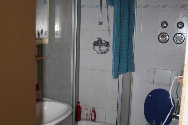 Bad:Dusche.JPG