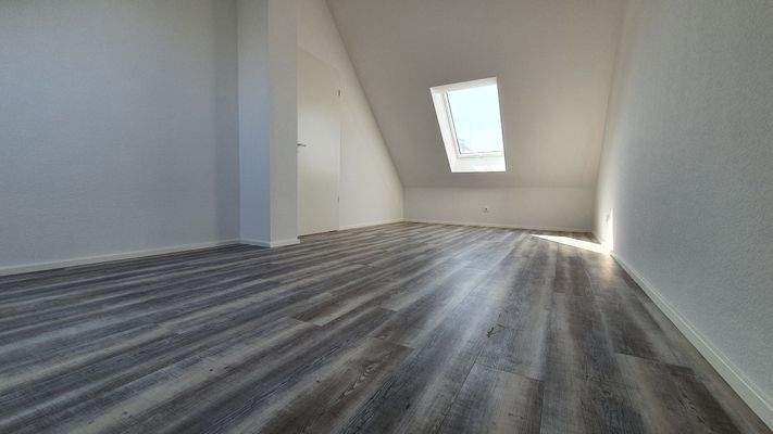 Arbeits-/Kinderzimmer Ebene 2.jpg