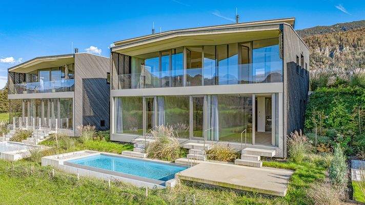 KITZIMMO-Luxusvilla mit Pool und Bergblick in Toplage kaufen - Immobilien Schwendt.