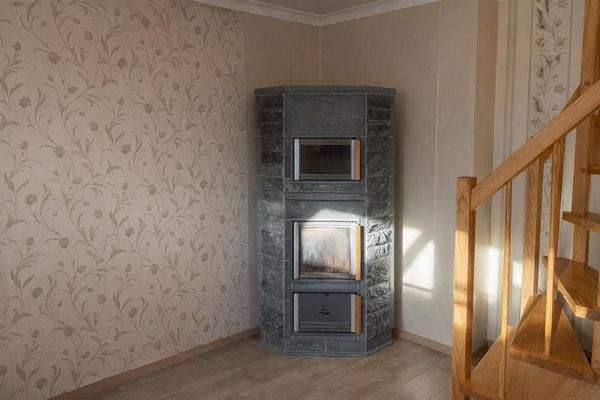 Wohnzimmer mit Kamin.jpg