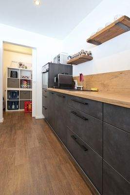 Küche und Abstellraum