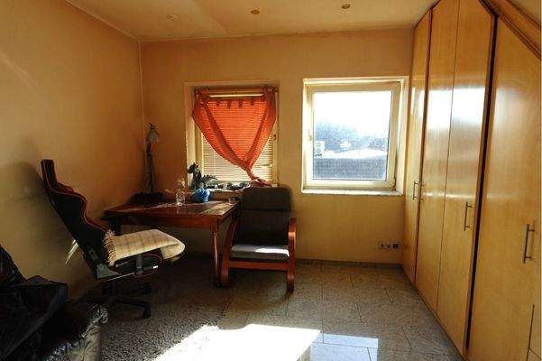 2. Schlafzimmer 2.OG links