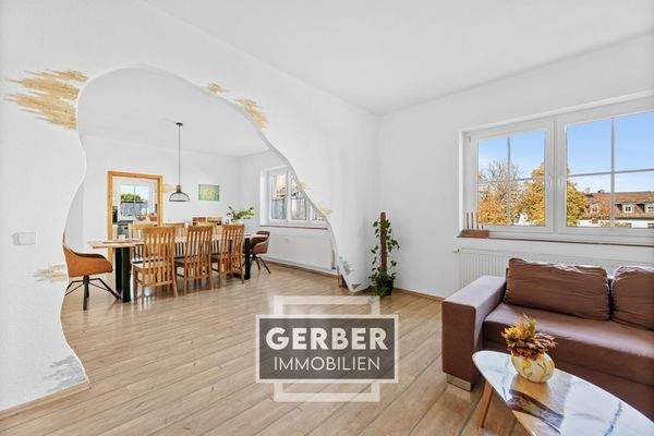 16 EG, Wohnzimmer, Blick zum Esszimmer