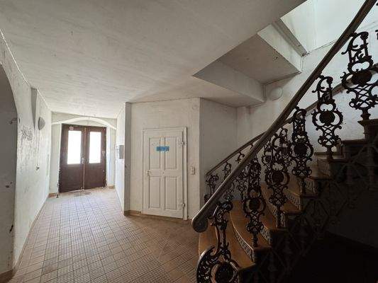 Eingang und Treppenaufgang