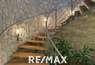 Aufgang ins OG zu den Büros