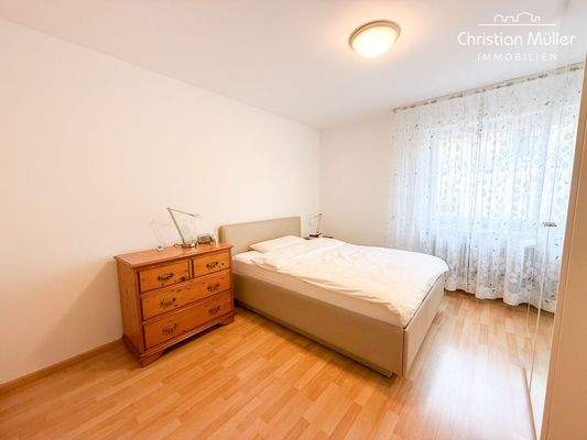 Geräumiges Schlafzimmer