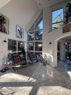 Großer, heller Wohn- Esszimmerbereich