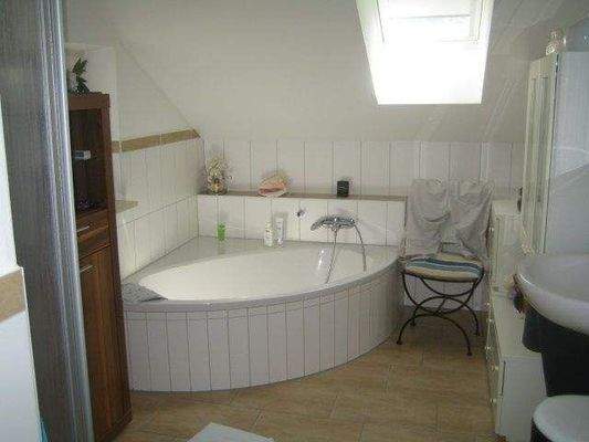 excl. Bad m. Wanne u. Dusche