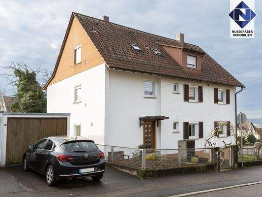 Ansicht mit Garage 1