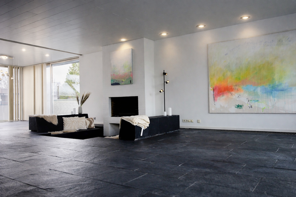 Wohnzimmer mit Kamin