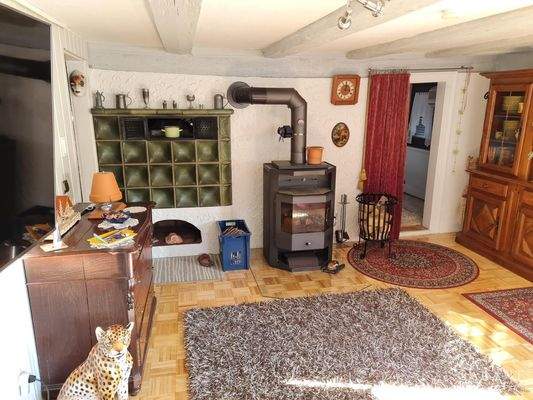 Wohnzimmer Kachelofen