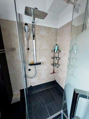 Tageslicht-Duschbad