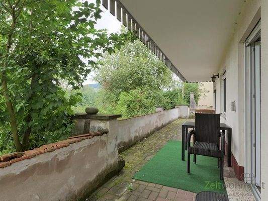 überdachte Terrasse