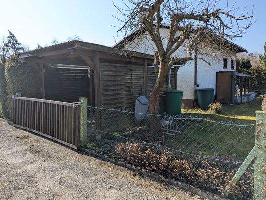 Carport und Rückansicht