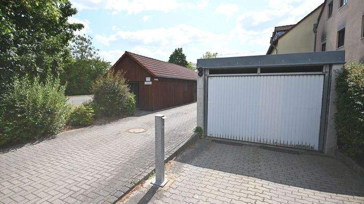 Ein-/Ausfahrt Tiefgarage