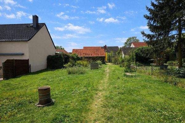 Blick vom Garten Richtung Haus.jpg