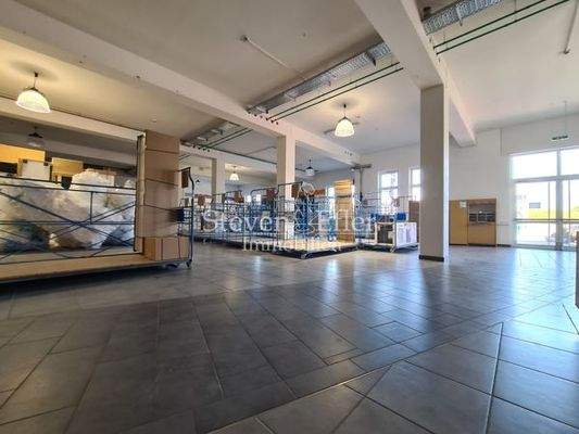 Lager-/Ausstellungsfläche im Untergeschoss