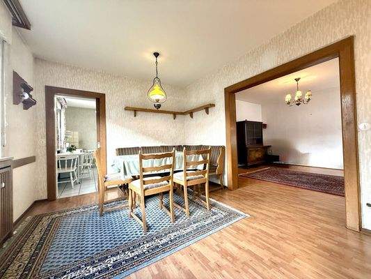 Esszimmer mit Blick zur Küche