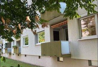 Rückansicht mit Balkon