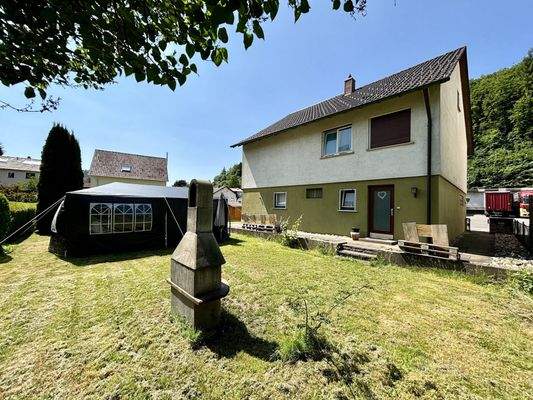 Garten mir Grillstelle