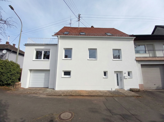 Hausansicht (KI-Visualisierung)