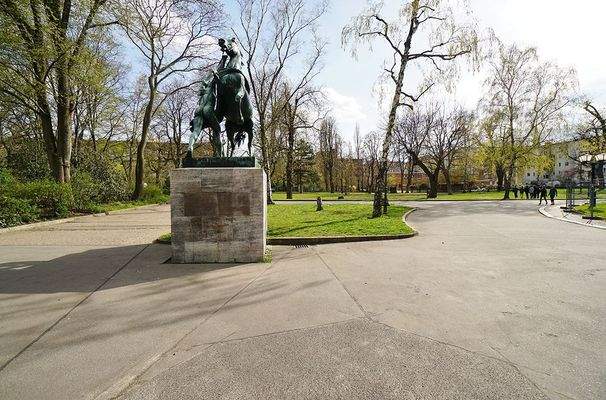 Heinrich-von-Kleist-Park im Frühling