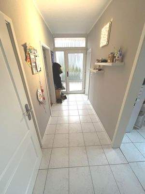 Flur im EG, Hauseingang