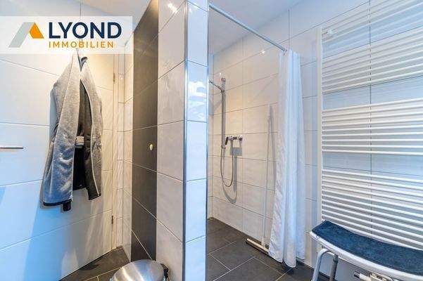 LYD 4617 - 10 Badezimmer EG