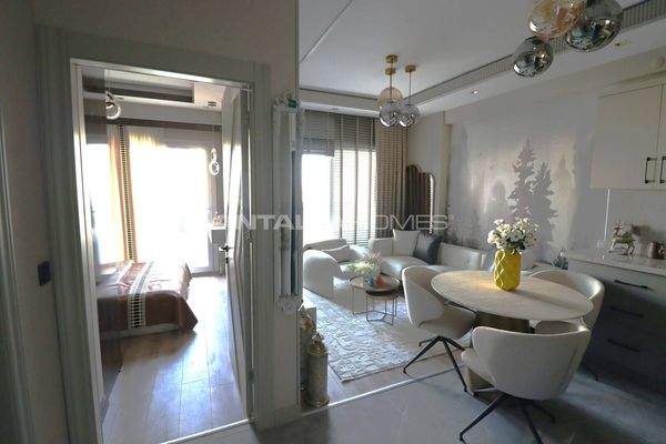 Modern Flats Rich Featured Complex Close to the Sea in Mersin
