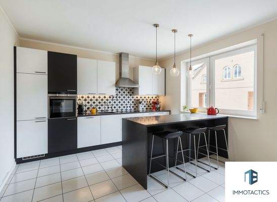 Küche EG - gestaged (KI generiert)