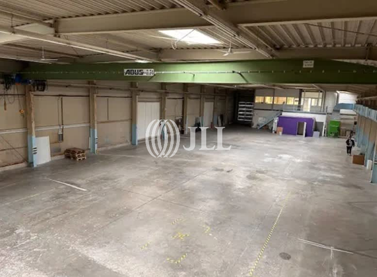 Blick Richtung Hallenvordersei