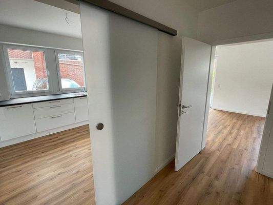 B_Schiebetür zur Küche.jpg