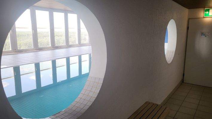 Pool-Design im 18. OG