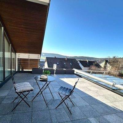 Einladende Dachterrasse mit Aussicht