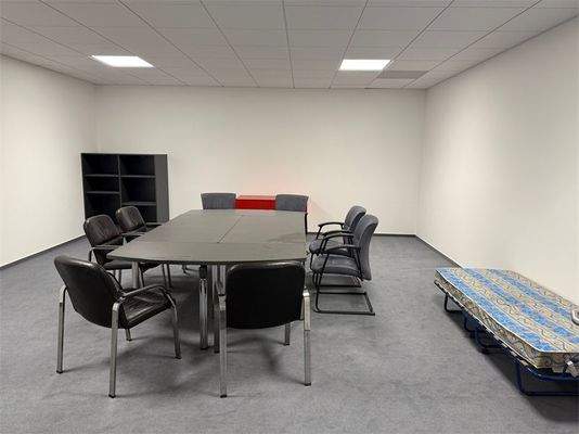 Konferenzraum ohne Fenster