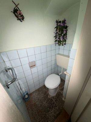 kleines WC im Obergeschoss