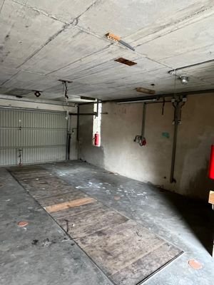 Garage mit Grube