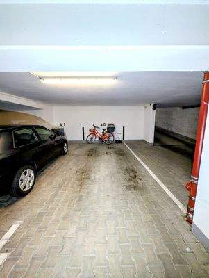Der XXL-Tiefgaragenplatz mit Platz für Auto und Motorrad 