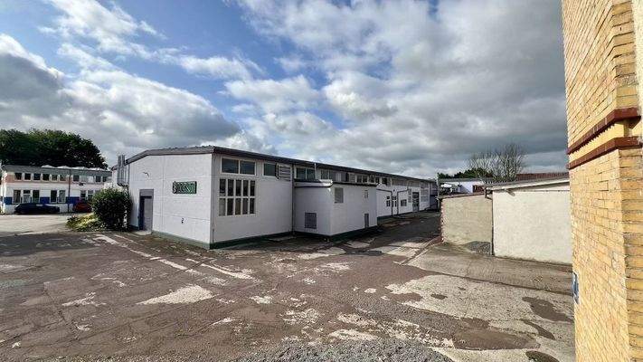 Außenansicht Produktionshalle