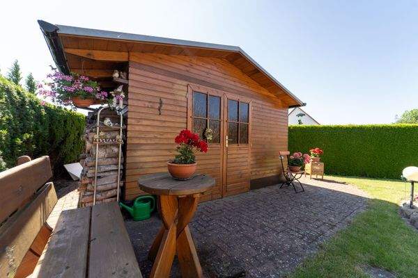 Außenansicht + Garten