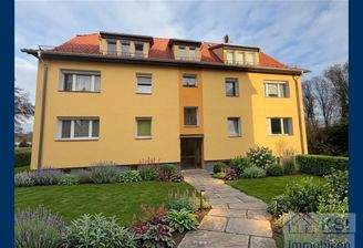 2. Hausansicht Garten KI