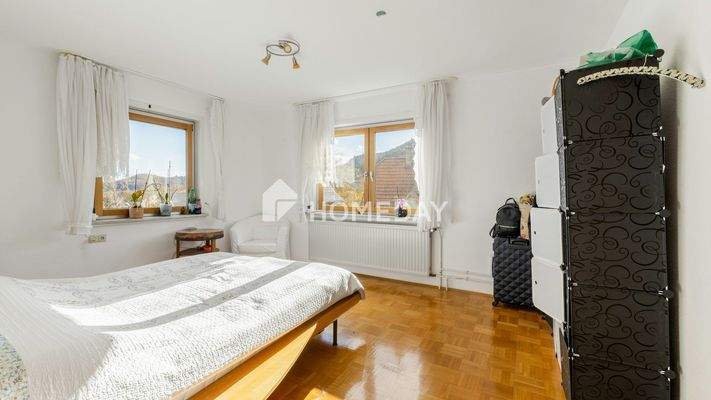 1. OG Schlafzimmer 1 1