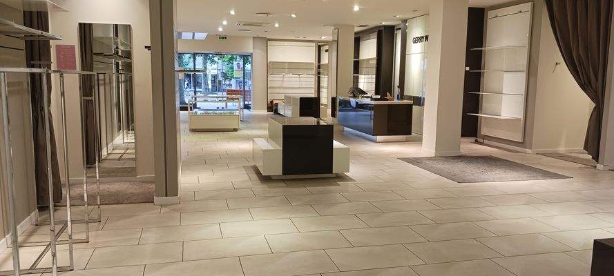 Innenansicht Ladenfläche EG