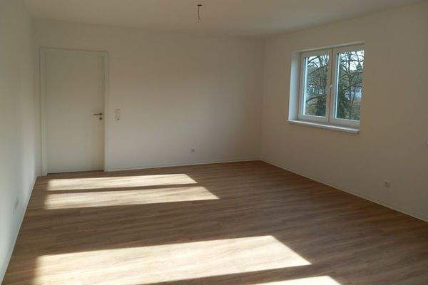 Wohnzimmer mit Küche (3).jpg