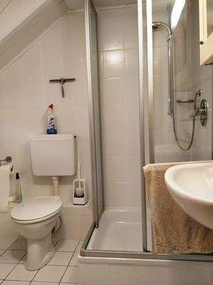 DG_Badezimmer mit Dusche ...