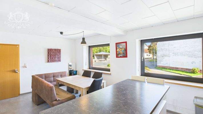 CAM01984G0-PR0423-STILL022