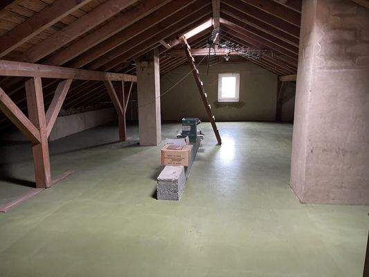 Dachboden trocken, sauber, bereit!.jpg