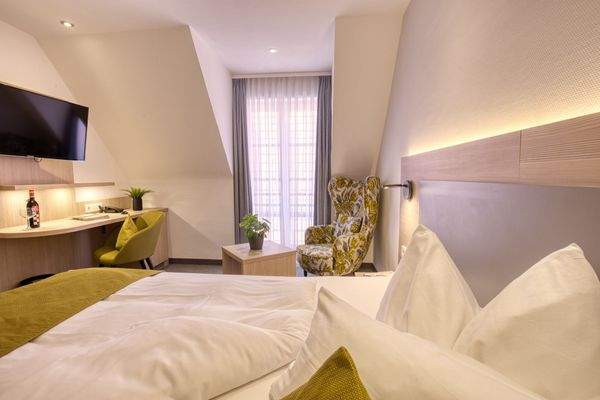 Zimmer frei in Gerlingen eigenes Bad bei Stuttgart urbanbnb (4).jpg